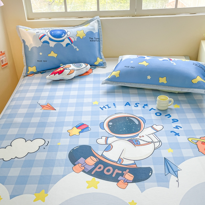 91家纺网 家纺一手货源 找家纺 博雅 2025新款独家版权A类大版数码印花1200D冰丝凉席 滑板宇航员