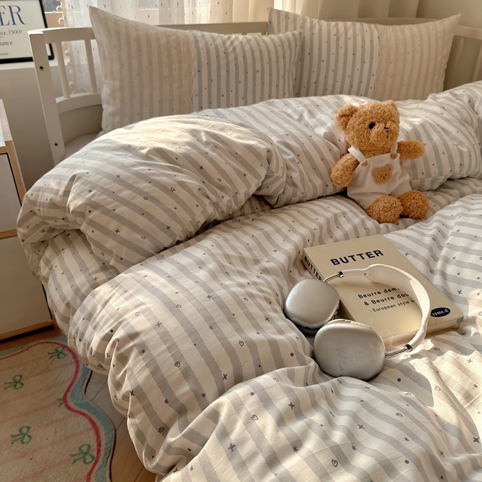 91家纺网 家纺一手货源 找家纺 顾里家纺 2025新款简约小资系列云感双层纱四件套 条纹星星灰