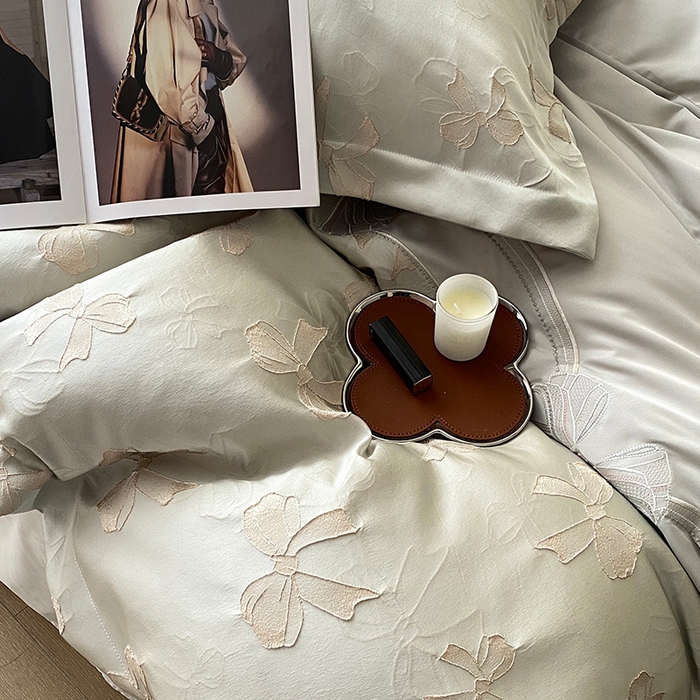 91家纺网 家纺一手货源 找家纺 优悦生活馆 2025新款冰丝浮雕绣花四件套 暮光之城-灰绿