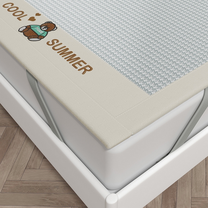 91家纺网 家纺一手货源 找家纺 绒艺席业 2025新款A类抗菌冰丝凉席系列-小冰熊款 冰熊-灰