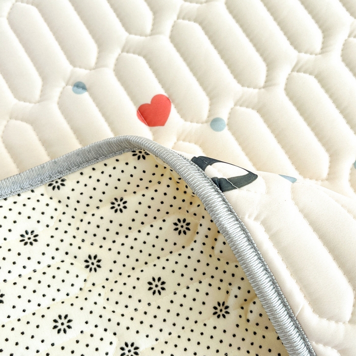 91家纺网 家纺一手货源 找家纺 柒月家居 2025新款小清新乳胶凉席 黑蝴蝶结