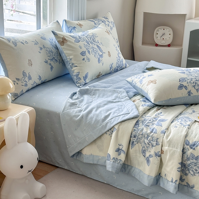 91家纺网 家纺一手货源 找家纺 瑜珠家纺 2025新款里外全棉棉花夏被 青花舞梦