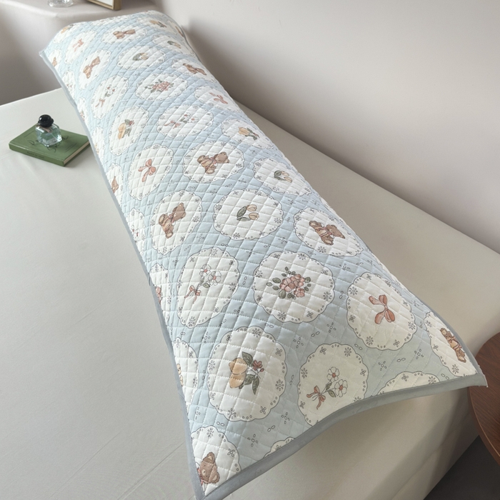 91家纺网 家纺一手货源 找家纺 爱港家纺 2025新款凉感丝双人长枕巾 夏季情侣枕头巾 绑带长枕巾 甜梦堡 150*48