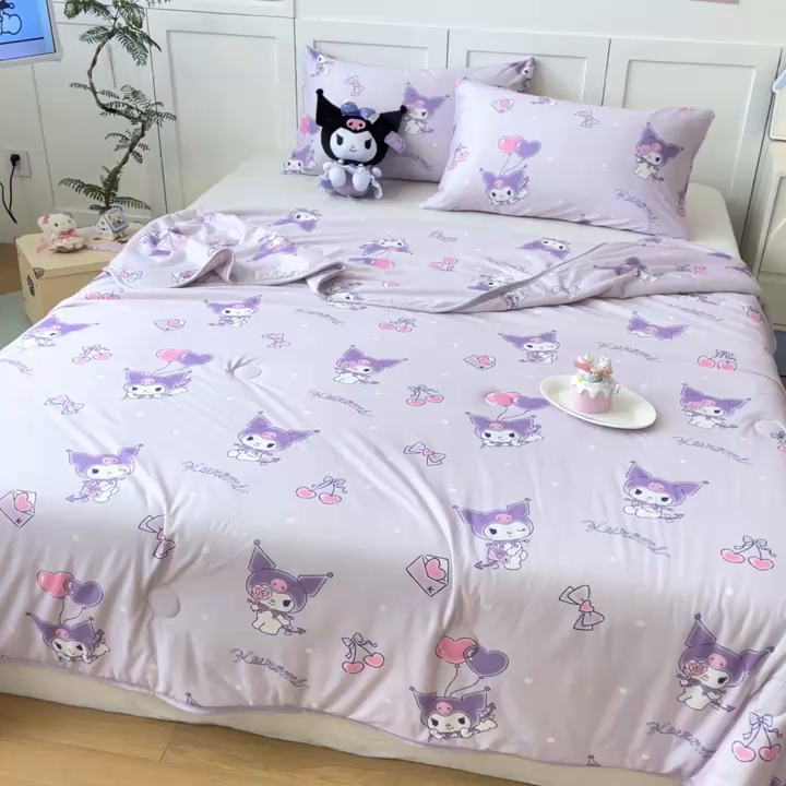 91家纺网 家纺一手货源 找家纺 金爱家2025新款A类三丽鸥正版授权高品质牛奶丝软糯针织棉大豆夏被系列详情 针织棉三丽鸥-樱桃库洛米