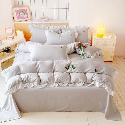 91家纺网 家纺一手货源 找家纺 家贝爱 2025新款花边刺绣玉颜系列四件套 玉颜-灰