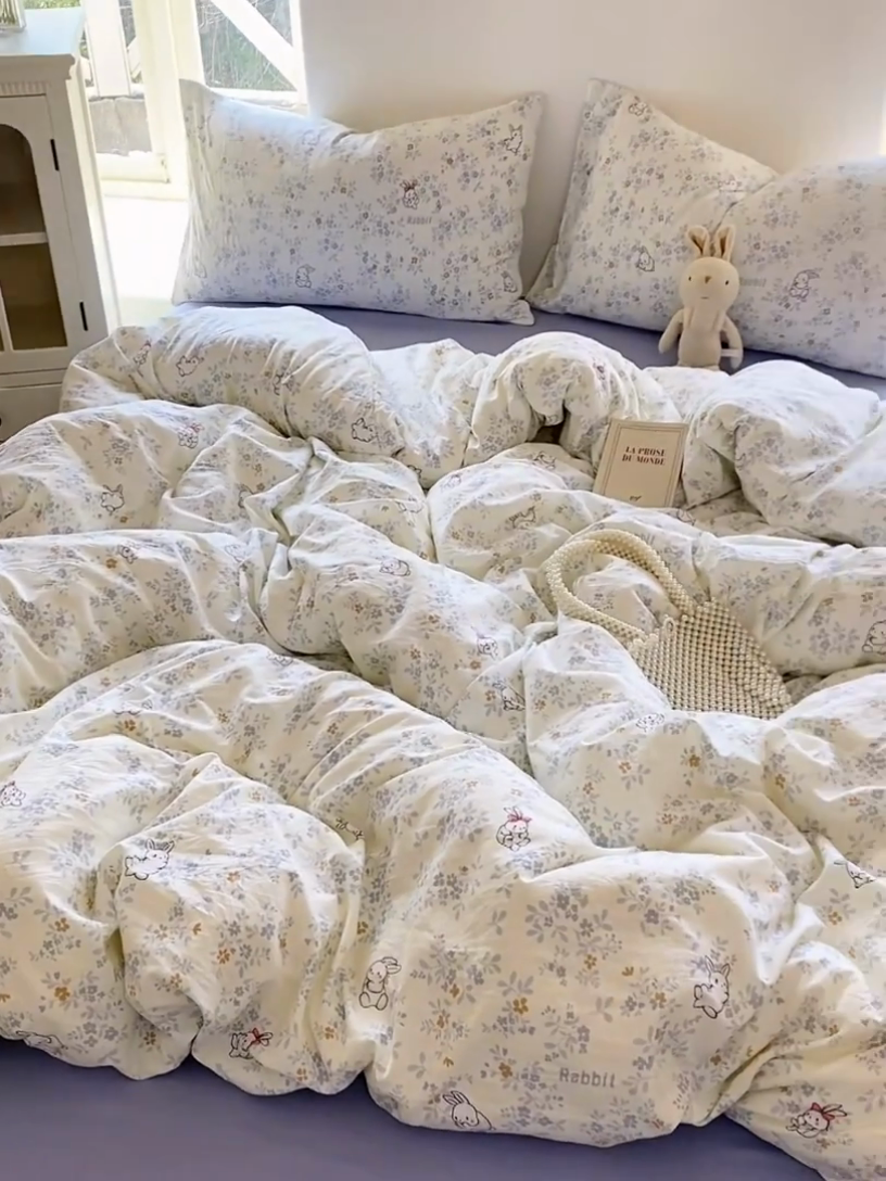 91家纺网 家纺一手货源 找家纺 【提供买家秀】2025直播云感皱皱棉四件套水洗棉简约风小碎花被套床笠三件套-叠拍图 繁花兔