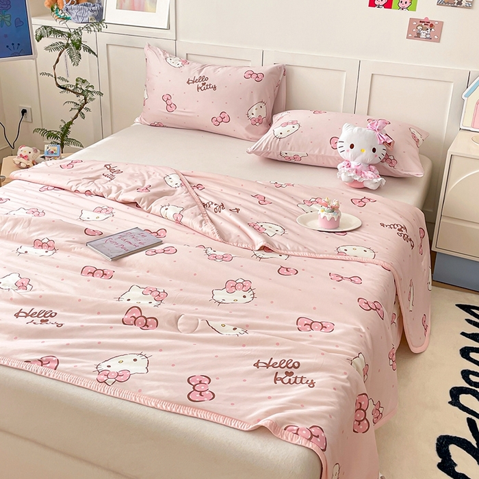 91家纺网 家纺一手货源 找家纺 金爱家2025新款A类三丽鸥正版授权高品质牛奶丝软糯针织棉大豆夏被系列详情 针织棉三丽鸥-爱心美少女kitty