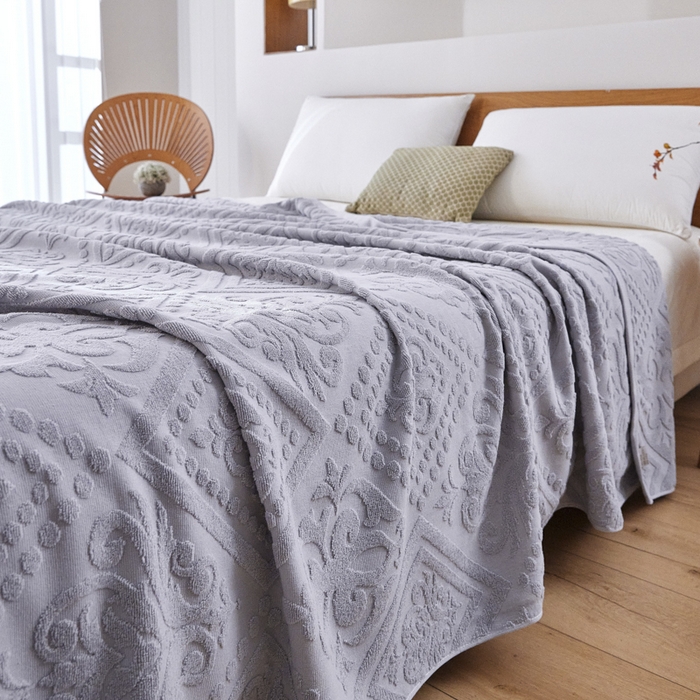 91家纺网 家纺一手货源 找家纺 爱港家纺 2025新款上海专版老式怀旧全棉A类纱布毛巾被 古韵-灰 