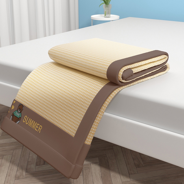 91家纺网 家纺一手货源 找家纺 绒艺席业 2025新款A类抗菌冰丝凉席系列-小冰熊款 冰熊-咖