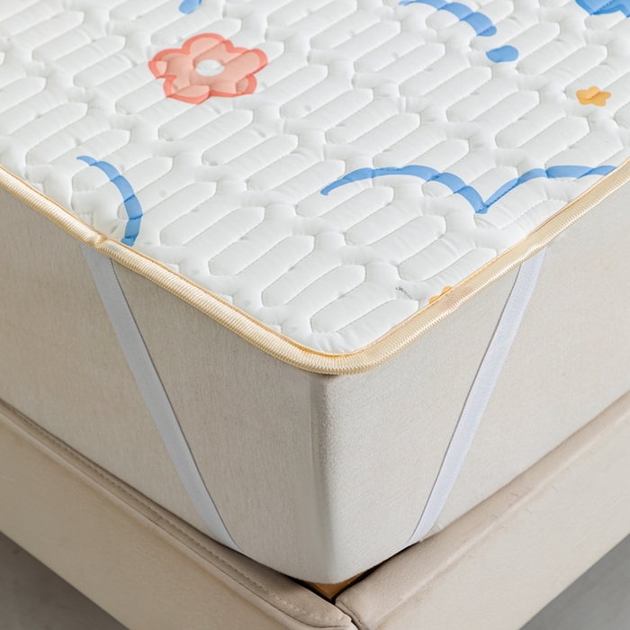 91家纺网 家纺一手货源 找家纺 美丽折2025新品6mm厚天然乳胶凉席三件套 大版印花卡通乳胶凉席平铺款 彩虹之恋