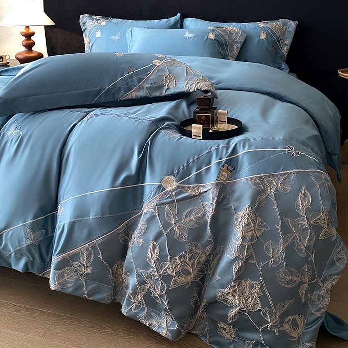 91家纺网 家纺一手货源 找家纺 优悦生活馆 2025新款冰丝浮雕绣花四件套 幽兰轻舞-蓝