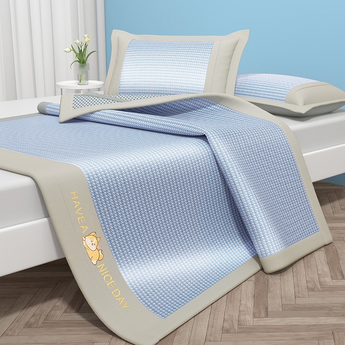 91家纺网 家纺一手货源 找家纺 绒艺席业 2025新款A类抗菌冰丝凉席系列-柯基款 蓝色