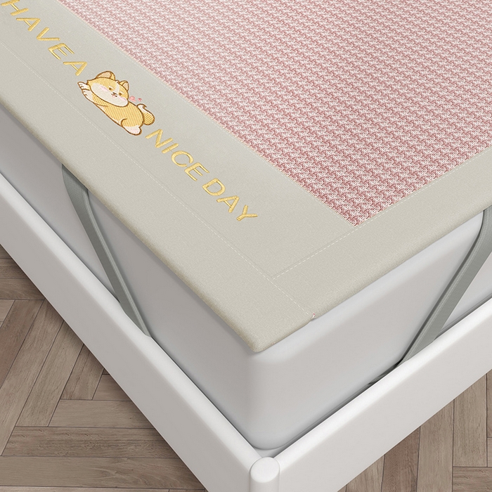 91家纺网 家纺一手货源 找家纺 绒艺席业 2025新款A类抗菌冰丝凉席系列-柯基款 粉色