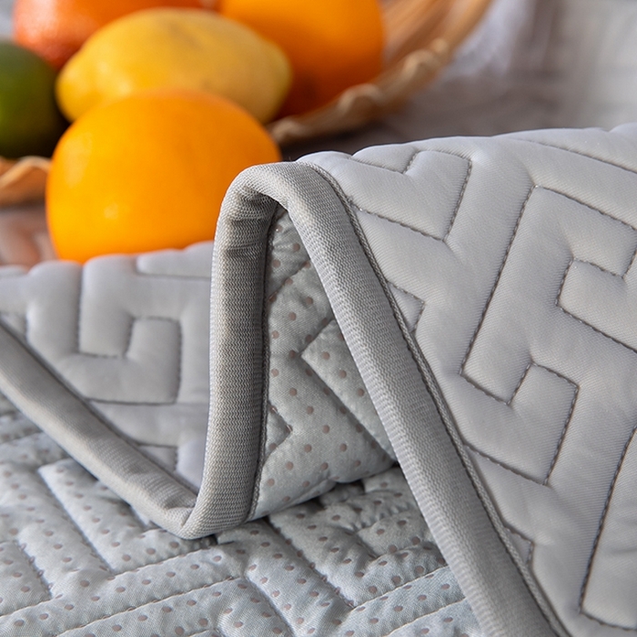 91家纺网 家纺一手货源 找家纺 美丽折2025夏季新品高端加厚全冰丝生物基乳胶凉席三件套 水洗天然乳胶凉席 经典灰T