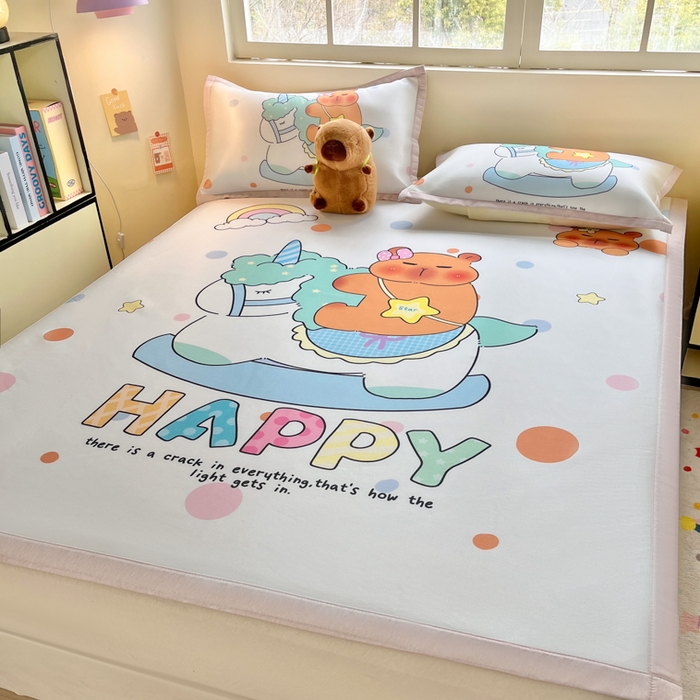 91家纺网 家纺一手货源 找家纺 博雅 2025新款独家版权A类大版数码印花1200D冰丝凉席 木马卡皮巴拉