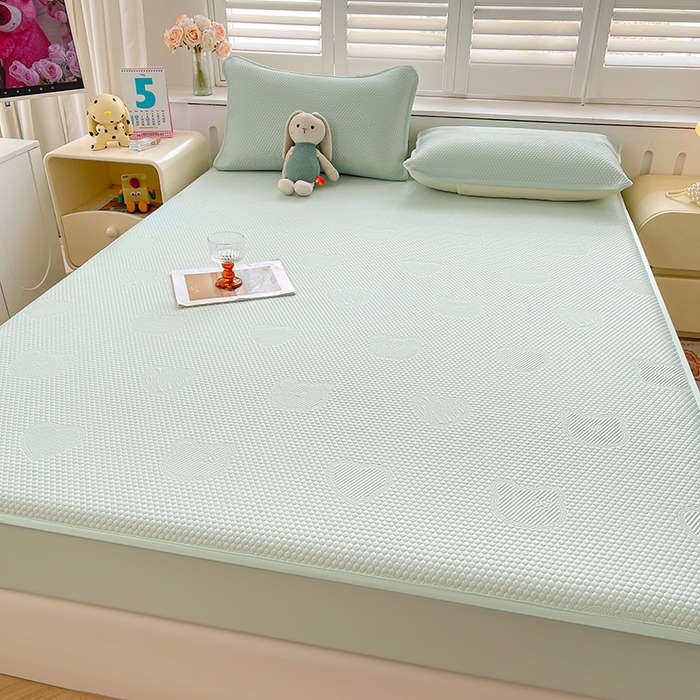 91家纺网 家纺一手货源 找家纺 迪乐妮 2025新款小冰熊凉豆豆席床笠 清新绿-小冰熊凉豆豆床笠