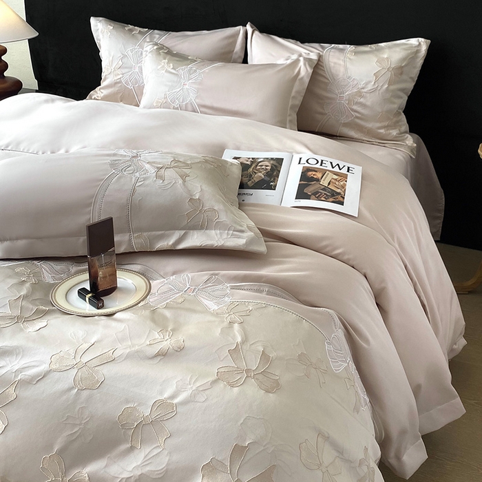 91家纺网 家纺一手货源 找家纺 优悦生活馆 2025新款冰丝浮雕绣花四件套 暮光之城-香槟