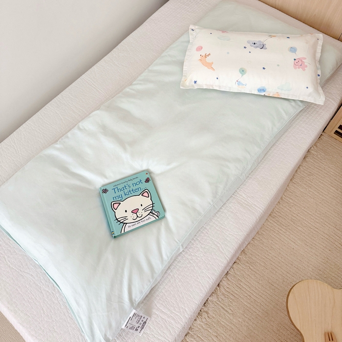 91家纺网 家纺一手货源 找家纺 2025新款全棉26℃有氧双层纱幼儿园多件套 飞行奇遇