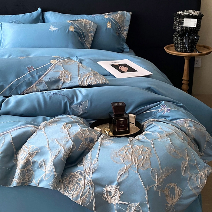 91家纺网 家纺一手货源 找家纺 优悦生活馆 2025新款冰丝浮雕绣花四件套 幽兰轻舞-蓝