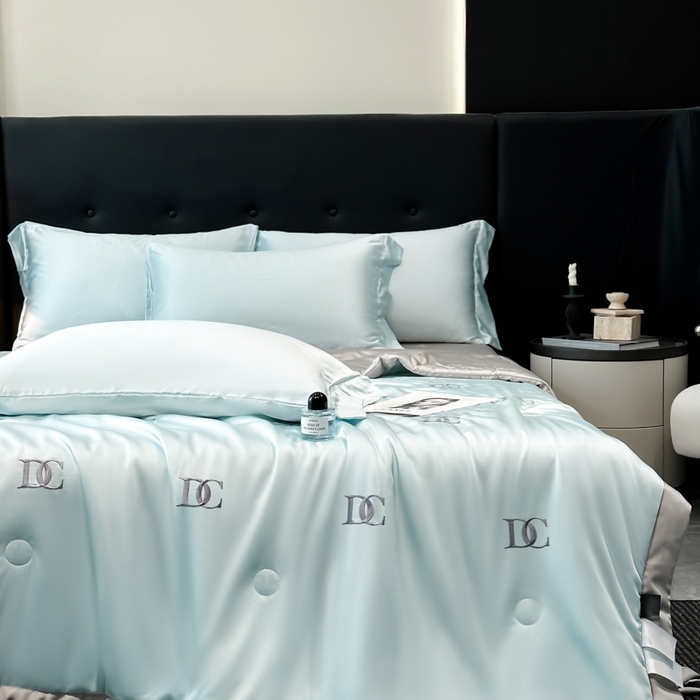 91家纺网 家纺一手货源 找家纺 满羽家纺 2025新款冰丝夏被四件套-满绣系列 DC-兰灰