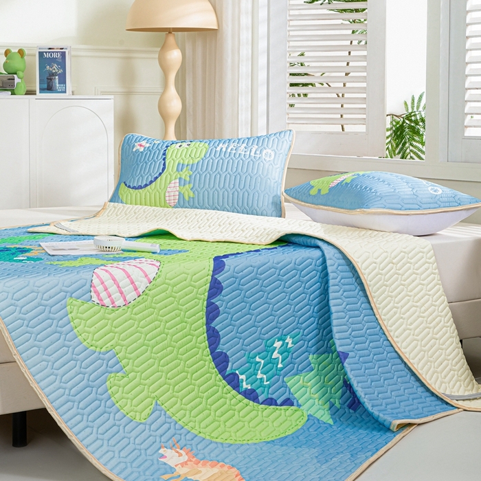 91家纺网 家纺一手货源 找家纺 美丽折2025新品6mm厚天然乳胶凉席三件套 大版印花卡通乳胶凉席平铺款 酷玩龙