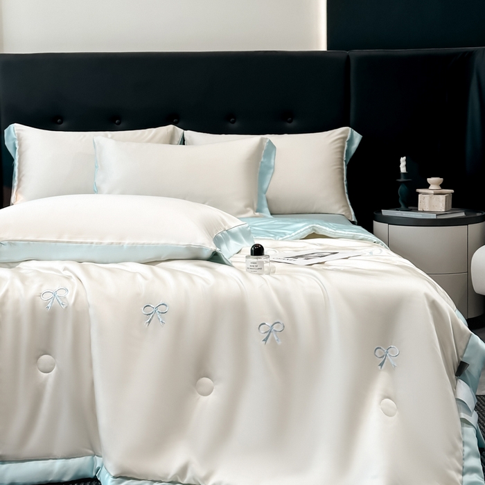 91家纺网 家纺一手货源 找家纺 满羽家纺 2025新款冰丝夏被四件套-满绣系列 蝴蝶结-奶白兰