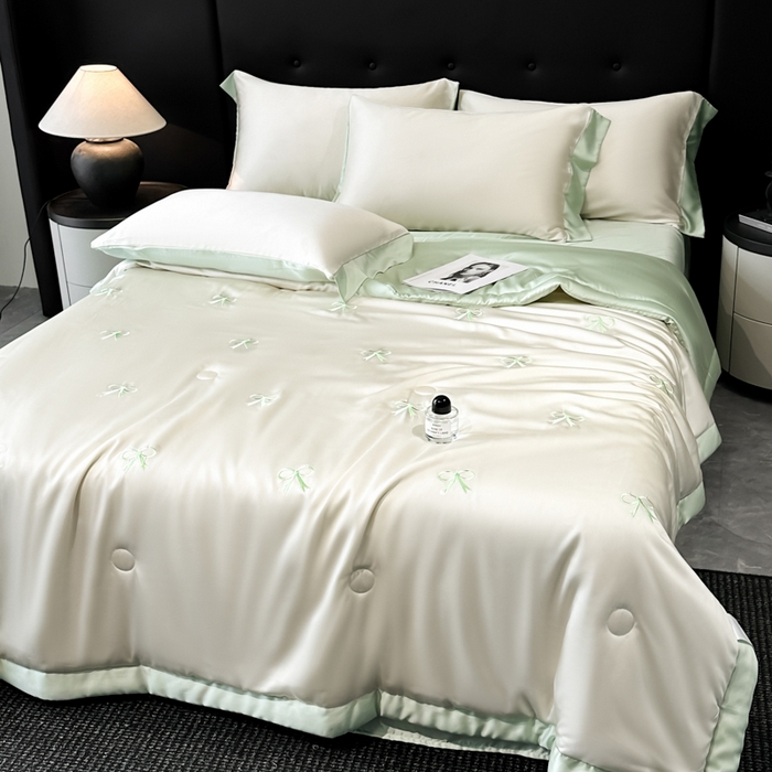 91家纺网 家纺一手货源 找家纺 满羽家纺 2025新款冰丝夏被四件套-满绣系列 蝴蝶结-奶白绿