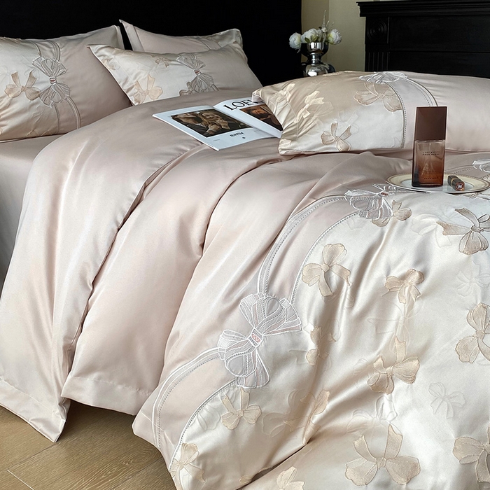 91家纺网 家纺一手货源 找家纺 优悦生活馆 2025新款冰丝浮雕绣花四件套 暮光之城-香槟