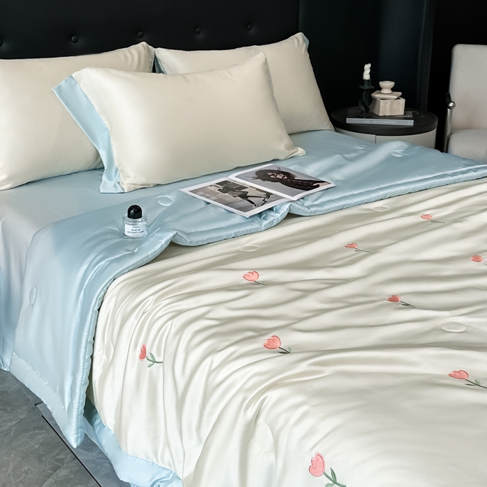 91家纺网 家纺一手货源 找家纺 满羽家纺 2025新款冰丝夏被四件套-满绣系列 郁金香-奶白兰