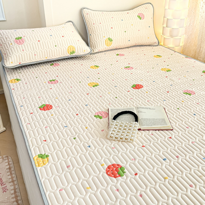 91家纺网 家纺一手货源 找家纺 柒月家居 2025新款小清新乳胶凉席 爱心草莓