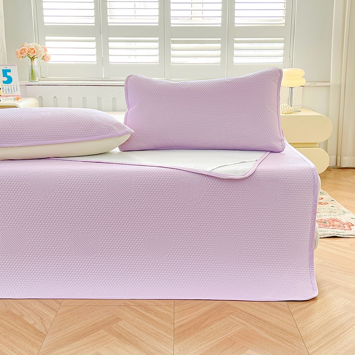 91家纺网 家纺一手货源 找家纺 迪乐妮 2025新款小冰熊凉豆豆席床笠 薰衣紫-小冰熊凉豆豆席