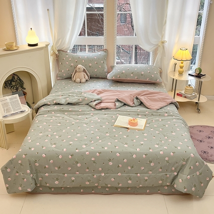 91家纺网 家纺一手货源 找家纺 贝扬思家纺 2025新款云感双层纱7A抗菌夏被四件套系列 花满春