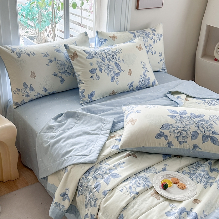 91家纺网 家纺一手货源 找家纺 瑜珠家纺 2025新款里外全棉棉花夏被 青花舞梦