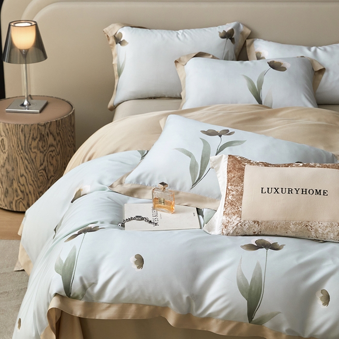 91家纺网 家纺一手货源 找家纺 薏思家纺 2025新款50支莱赛尔天丝数码印花夏被+四件套（礼盒包装） 半弦春漫