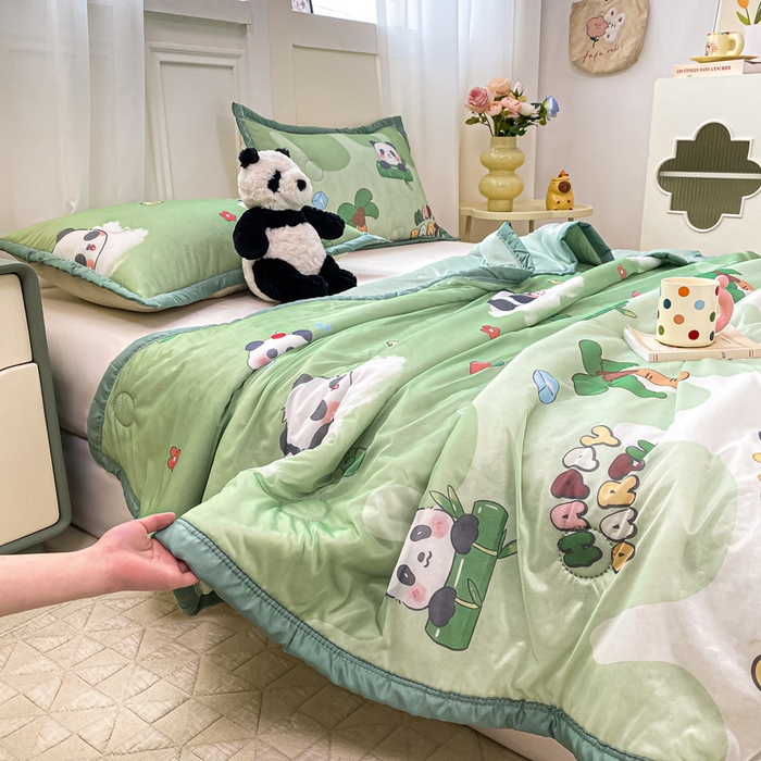 91家纺网 家纺一手货源 找家纺 顺顺家纺 2025新款凉感丝印花夏被空调被 萌宝熊猫