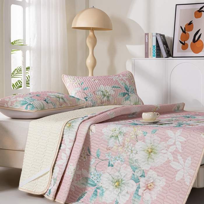 91家纺网 家纺一手货源 找家纺 美丽折2025新品6mm厚天然乳胶凉席三件套 大版印花卡通乳胶凉席平铺款 花颜