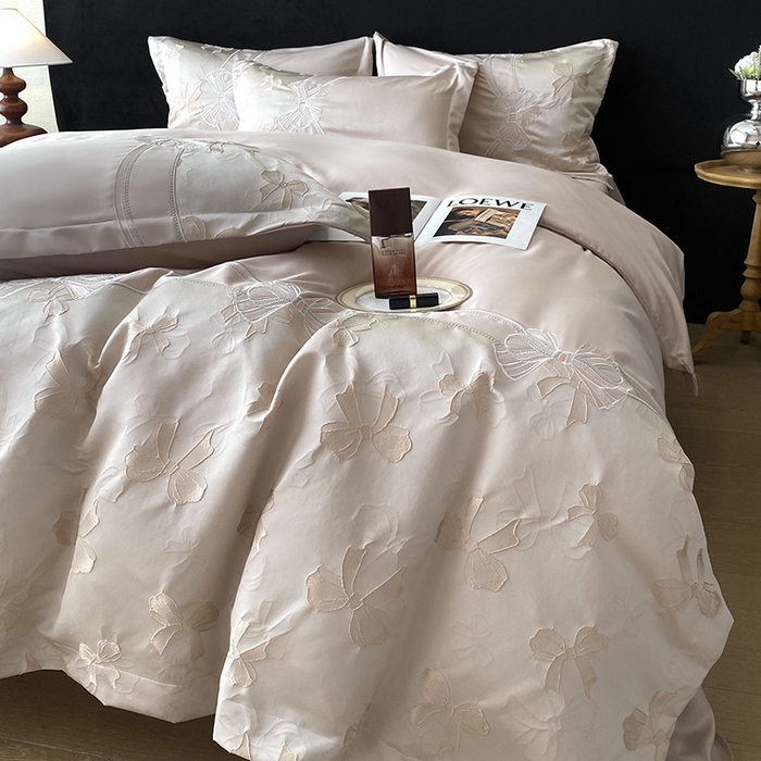 91家纺网 家纺一手货源 找家纺 优悦生活馆 2025新款冰丝浮雕绣花四件套 暮光之城-香槟