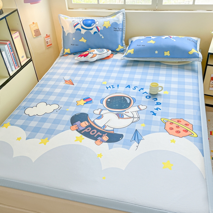 91家纺网 家纺一手货源 找家纺 博雅 2025新款独家版权A类大版数码印花1200D冰丝凉席 滑板宇航员