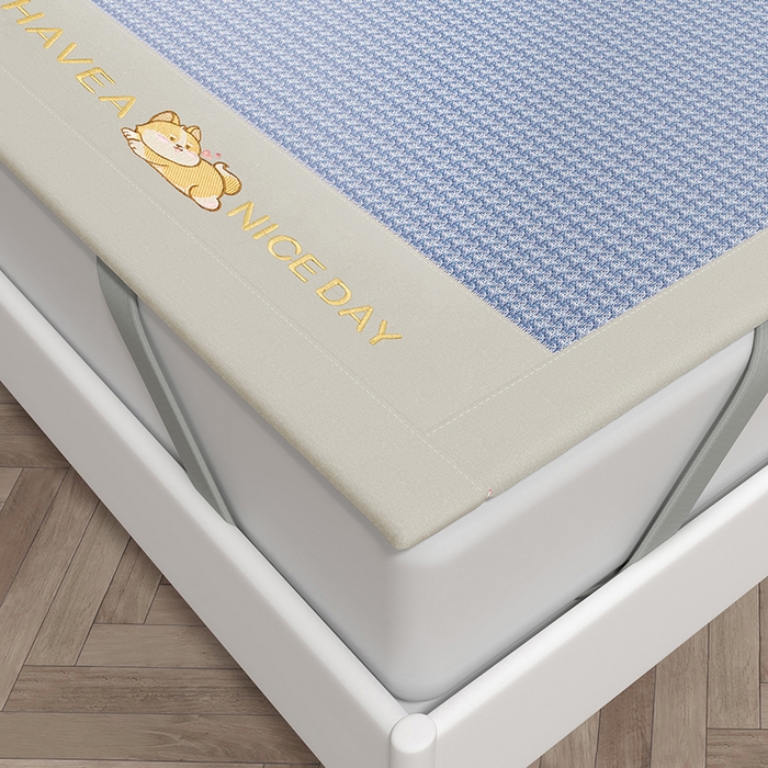 91家纺网 家纺一手货源 找家纺 绒艺席业 2025新款A类抗菌冰丝凉席系列-柯基款 蓝色