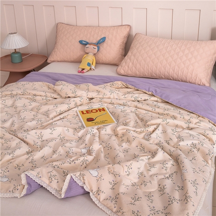 91家纺网 家纺一手货源 找家纺 （总）艺菲阁家纺 2025新款花边款小碎花A类云感双层纱夏被