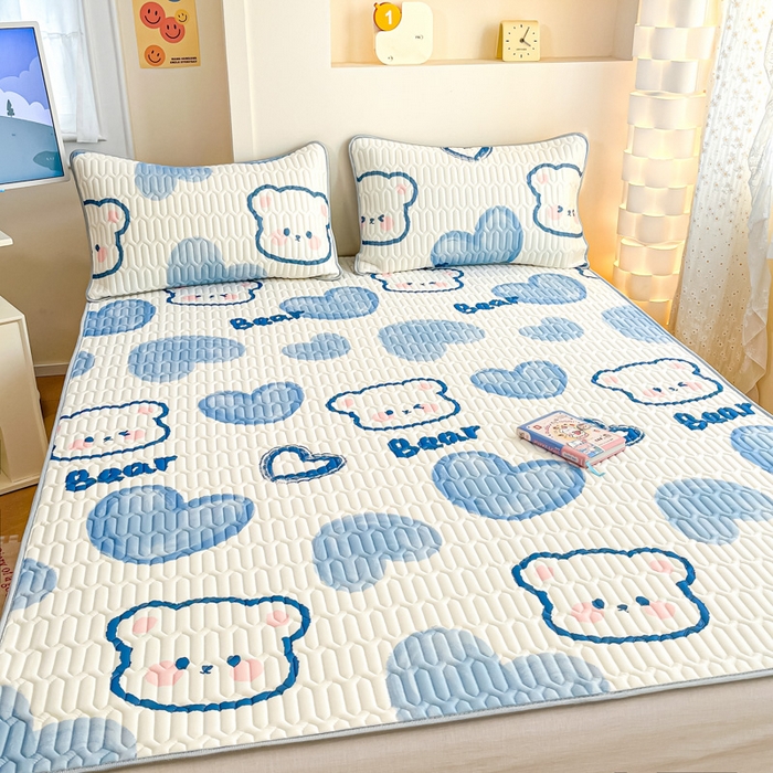 91家纺网 家纺一手货源 找家纺 柒月家居 2025新款小清新乳胶凉席 爱心小熊