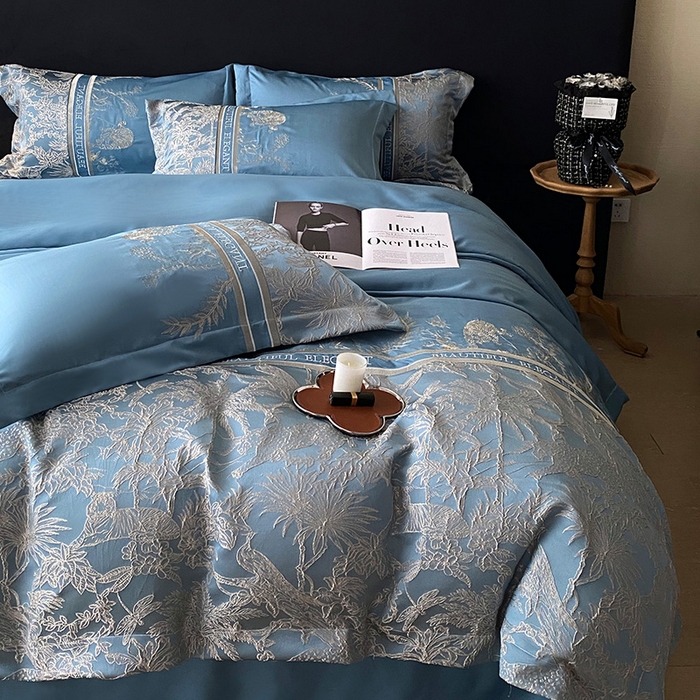 91家纺网 家纺一手货源 找家纺 优悦生活馆 2025新款冰丝浮雕绣花四件套 迷雾花园-蓝