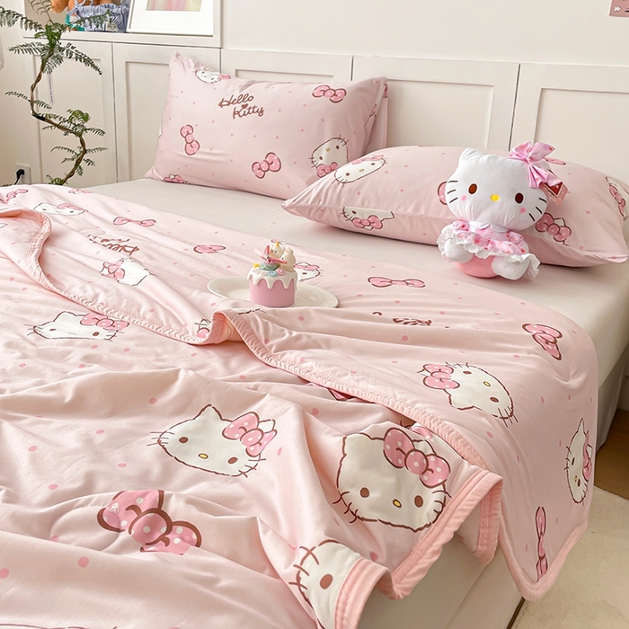 91家纺网 家纺一手货源 找家纺 金爱家2025新款A类三丽鸥正版授权高品质牛奶丝软糯针织棉大豆夏被系列详情 针织棉三丽鸥-爱心美少女kitty