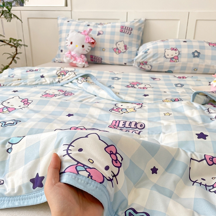 91家纺网 家纺一手货源 找家纺 金爱家2025新款A类三丽鸥正版授权高品质牛奶丝软糯针织棉大豆夏被系列详情 针织棉三丽鸥-蓝格kitty