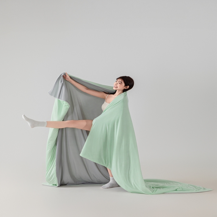 91家纺网 家纺一手货源 找家纺 潮邦家居 2025新款凉感丝夏被夏凉被空调被 薄荷绿拼灰