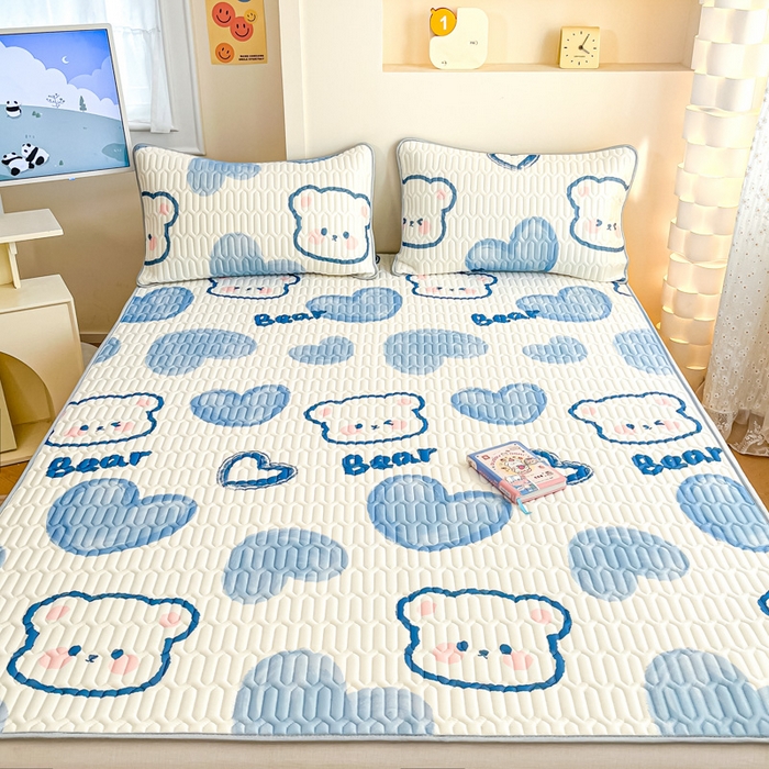 91家纺网 家纺一手货源 找家纺 柒月家居 2025新款小清新乳胶凉席 爱心小熊