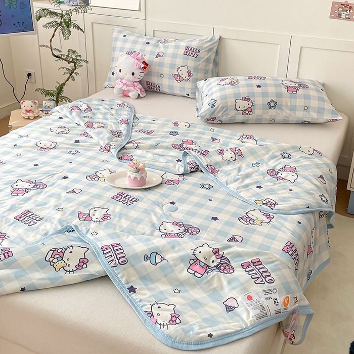 91家纺网 家纺一手货源 找家纺 金爱家2025新款A类三丽鸥正版授权高品质牛奶丝软糯针织棉大豆夏被系列详情 针织棉三丽鸥-蓝格kitty