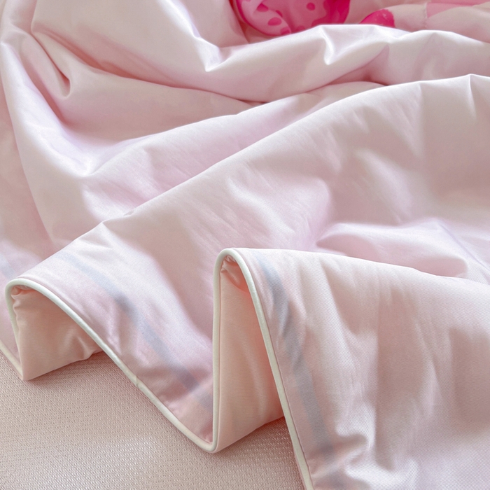 91家纺网 家纺一手货源 找家纺 博雅 2025新款 三丽鸥凉感丝夏被冰丝凉席组合四件套 甜心KT