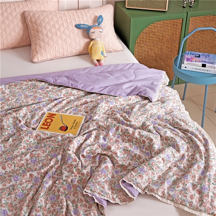 91家纺网 家纺一手货源 找家纺 （总）艺菲阁家纺 2025新款花边款小碎花A类云感双层纱夏被