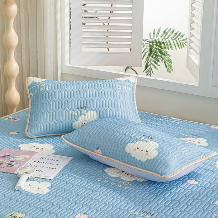 91家纺网 家纺一手货源 找家纺 美丽折2025新品6mm厚天然乳胶凉席三件套 大版印花卡通乳胶凉席平铺款 嗨皮云